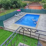 Villa Mayki