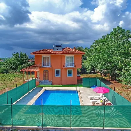 Villa Mayki