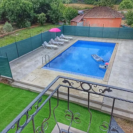 Villa Mayki